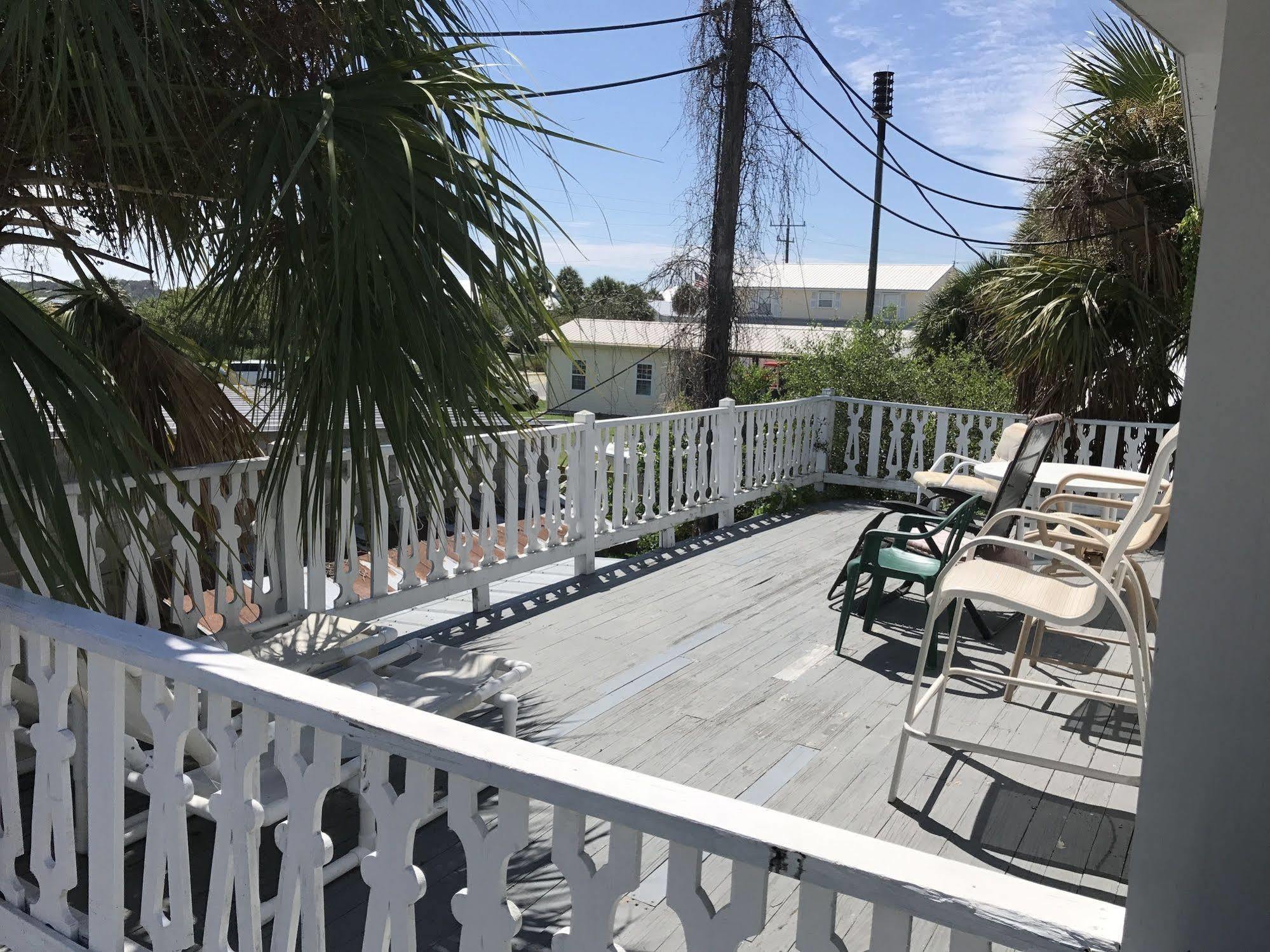 Cedar Inn Cedar Key Exterior photo